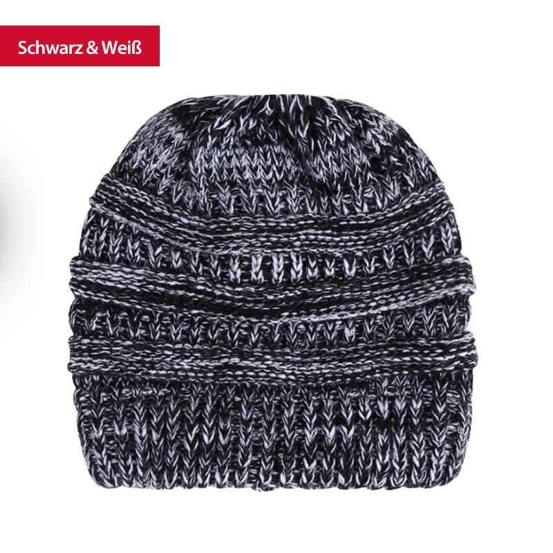 Weiche Strickpferdeschwanzkappe