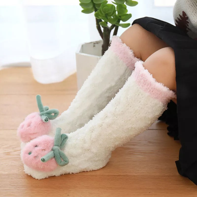 Flauschige Wintersocken für Babys