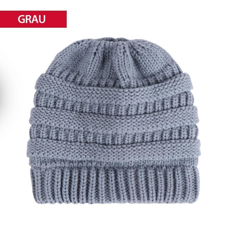 Weiche Strickpferdeschwanzkappe