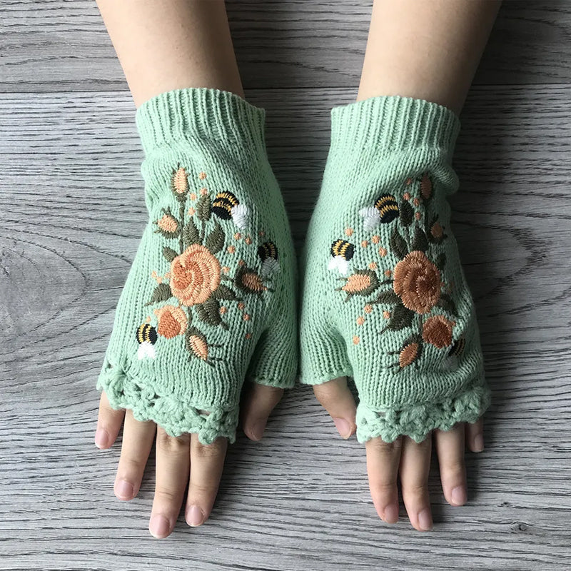 Handbestickte Handschuhe