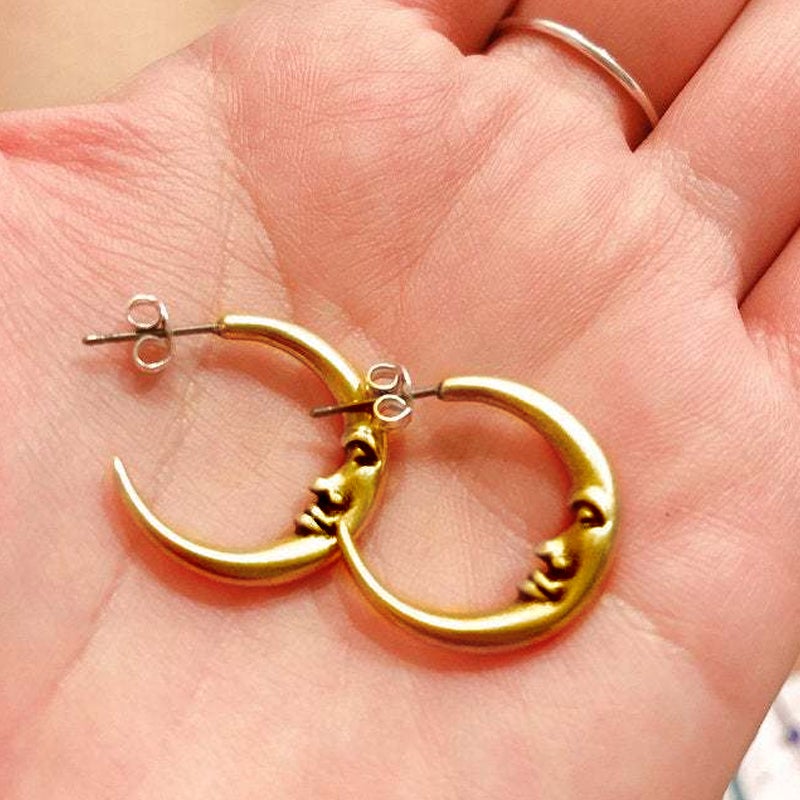 Kreative Mond-Ohrringe