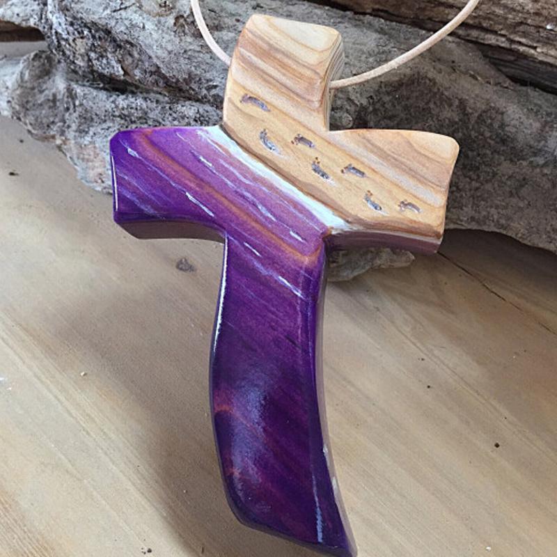 Handgefertigtes Holzkreuz