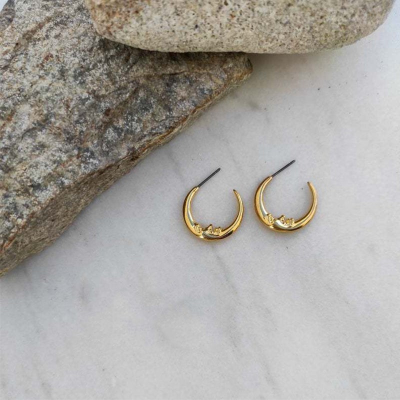 Kreative Mond-Ohrringe